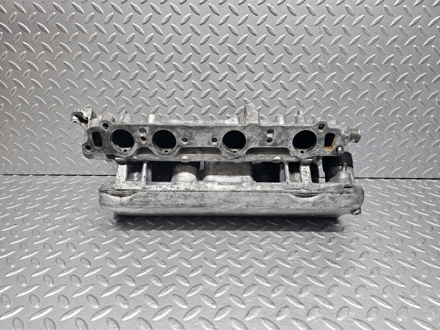 32861 Mercedes-Benz C107 R107 350 V8 Air Intake Manifold 1161412501