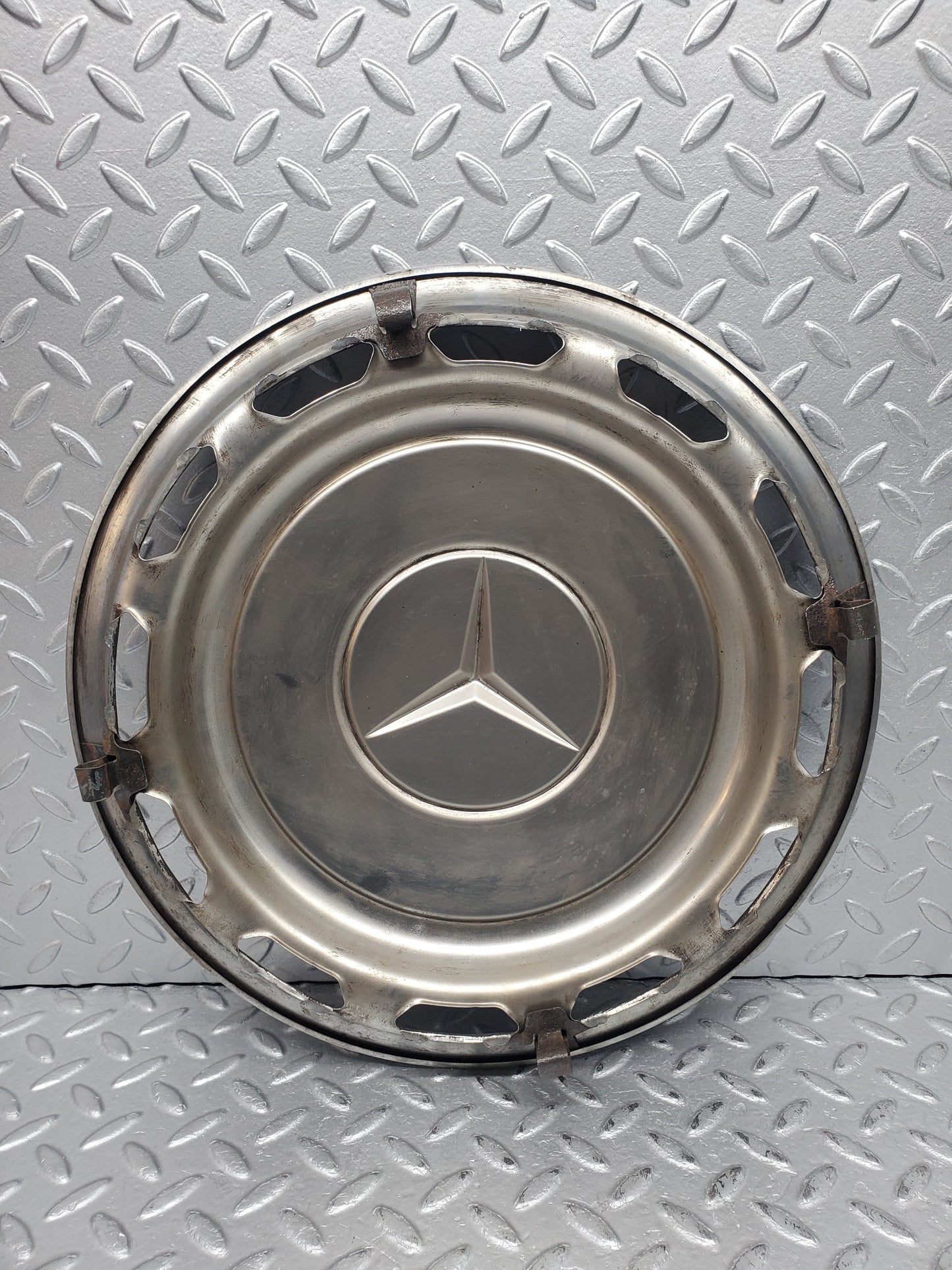 28406 Mercedes-Benz S123 240D Wagon Wheel Trim Hub Cap 14"