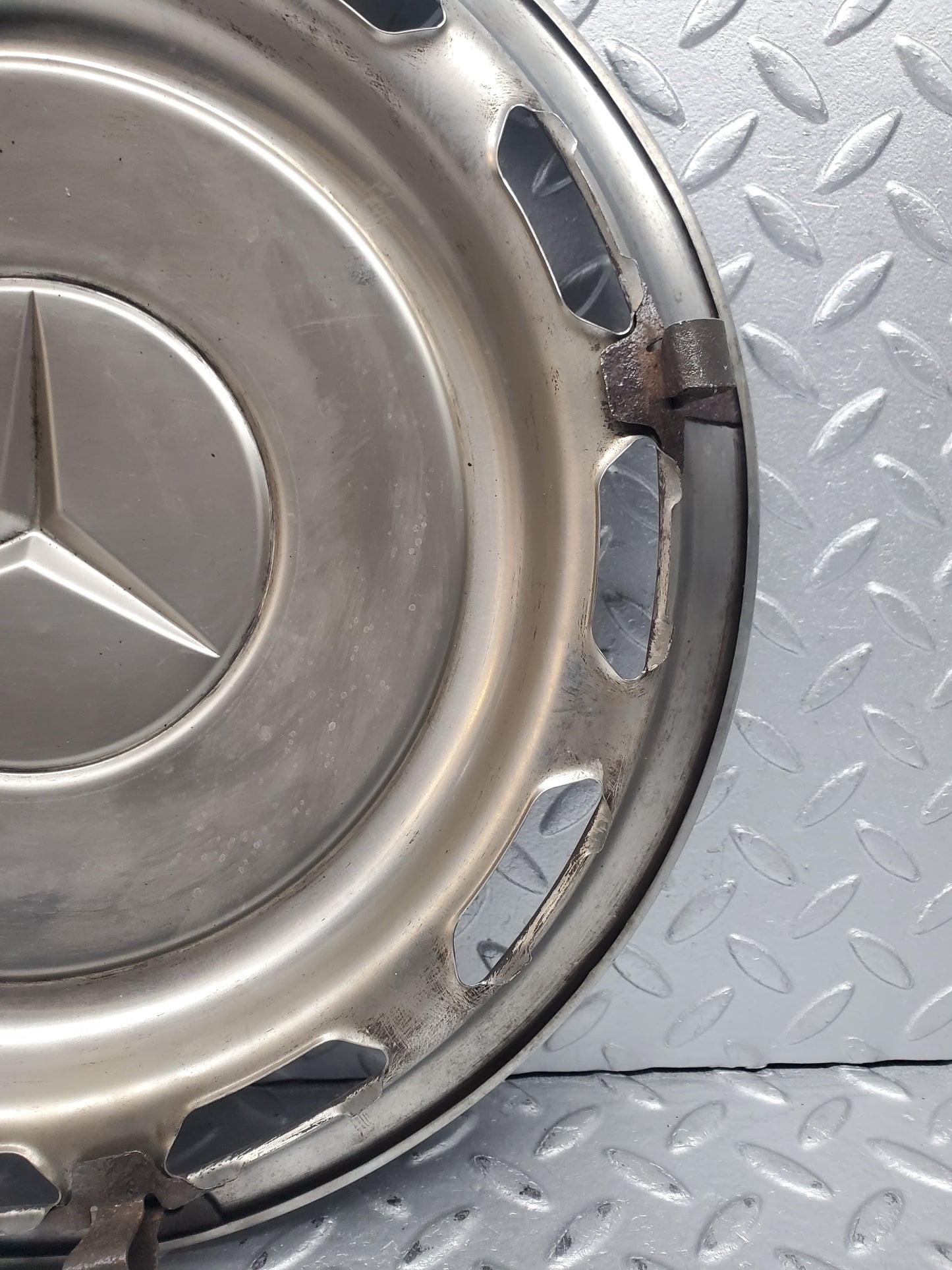 28406 Mercedes-Benz S123 240D Wagon Wheel Trim Hub Cap 14"