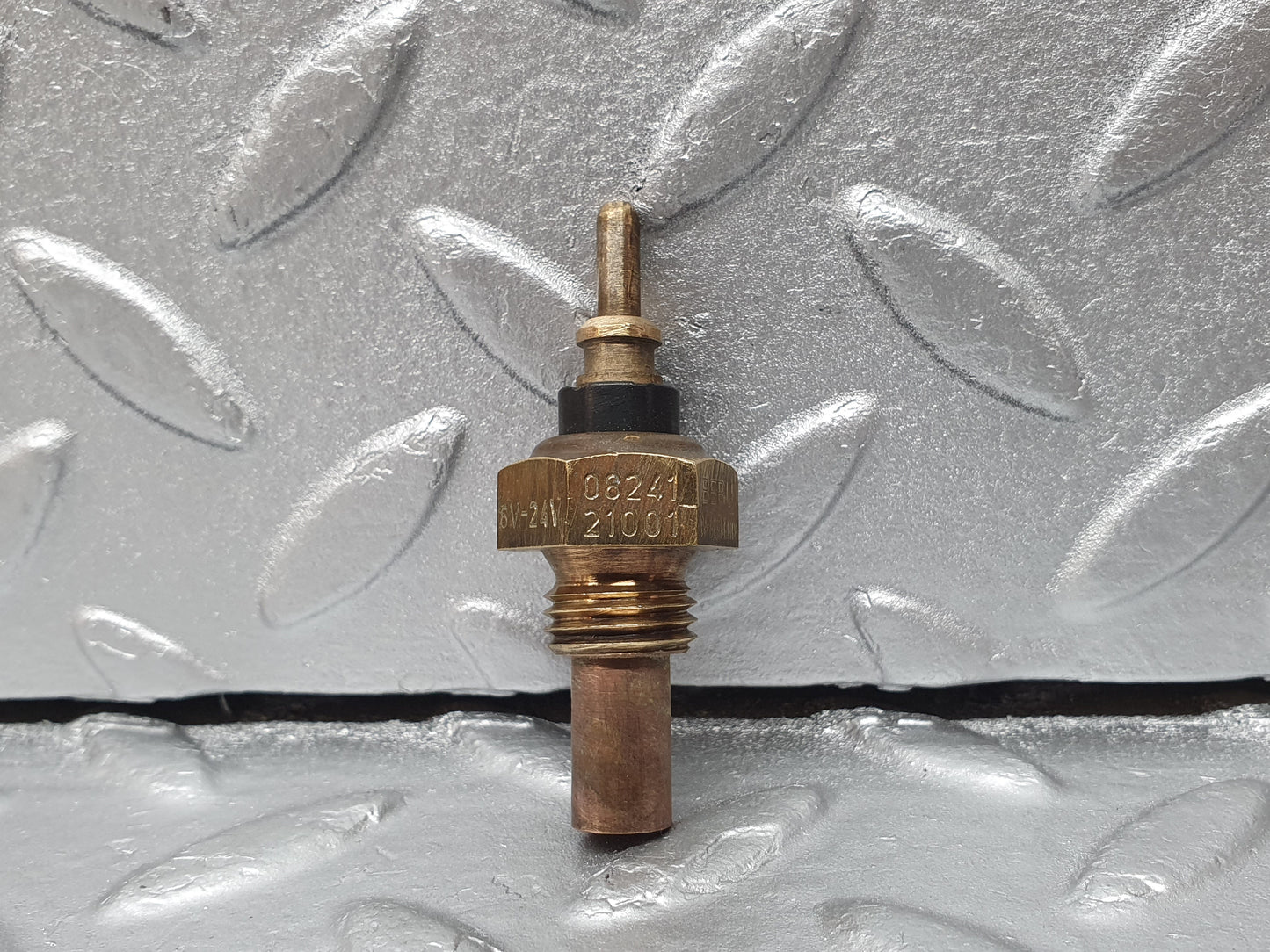 41332 Mercedes-Benz W123 280E Coolant Temperature Sensor Beru 0055422617