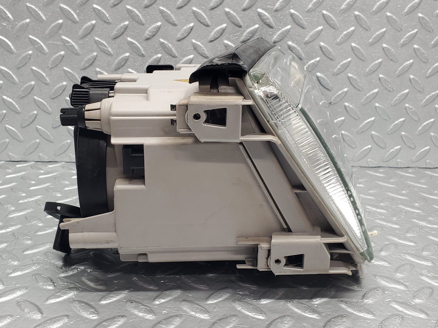 47172 Mercedes-Benz R129 320SL Coupe Xenon Headlight Bosch Right 1305621685 1305219026