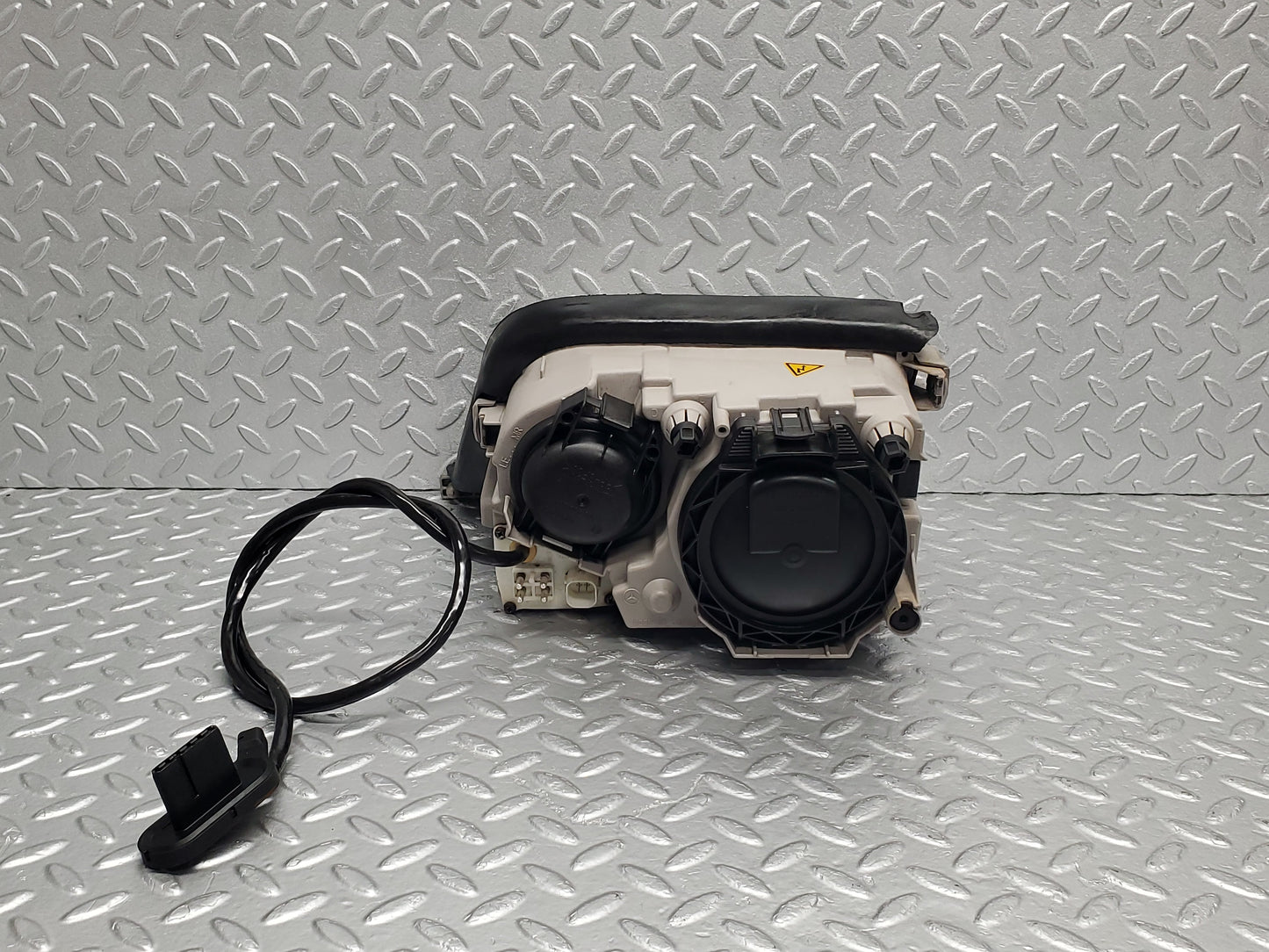 47172 Mercedes-Benz R129 320SL Coupe Xenon Headlight Bosch Right 1305621685 1305219026