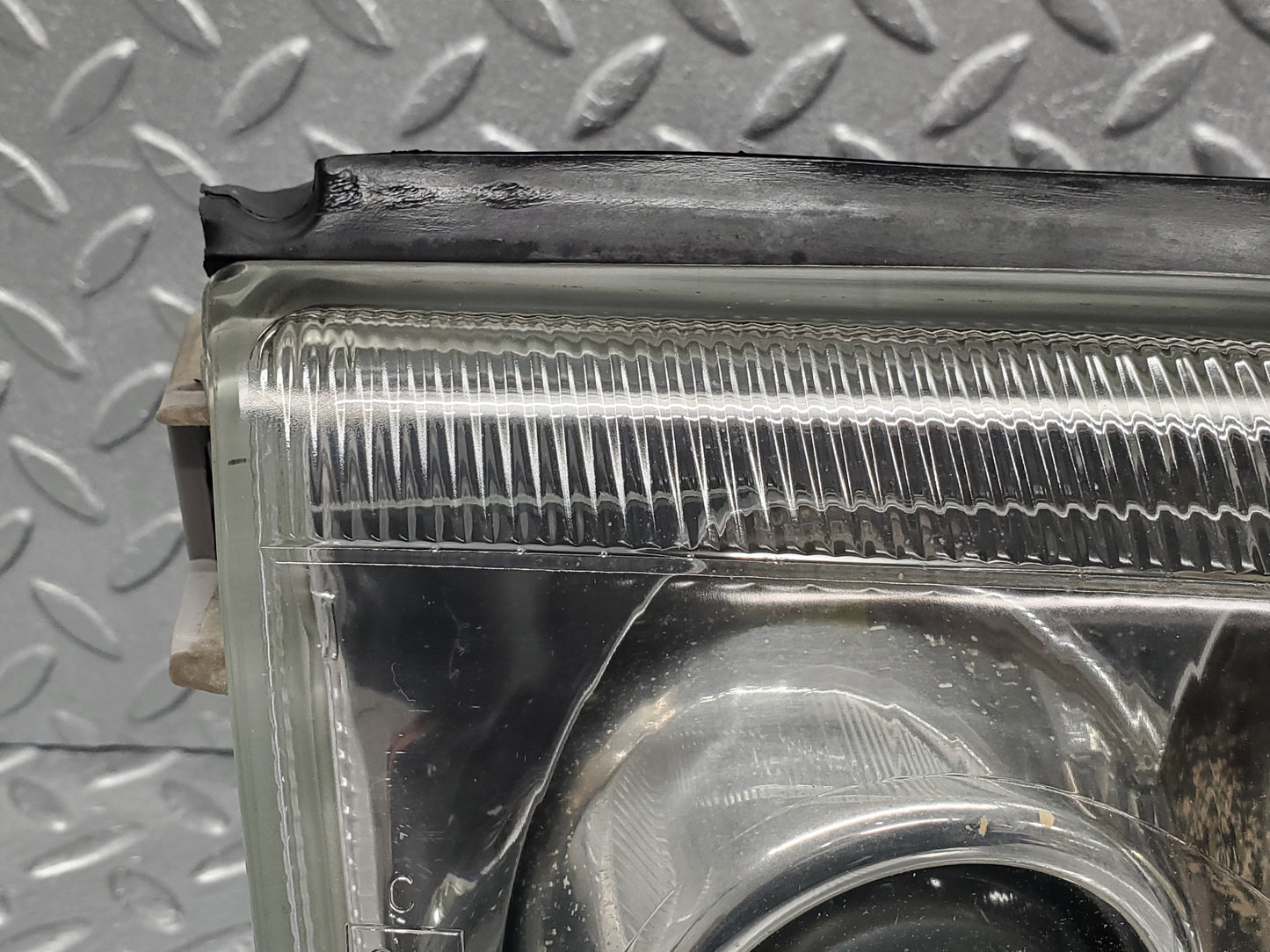 47172 Mercedes-Benz R129 320SL Coupe Xenon Headlight Bosch Right 1305621685 1305219026