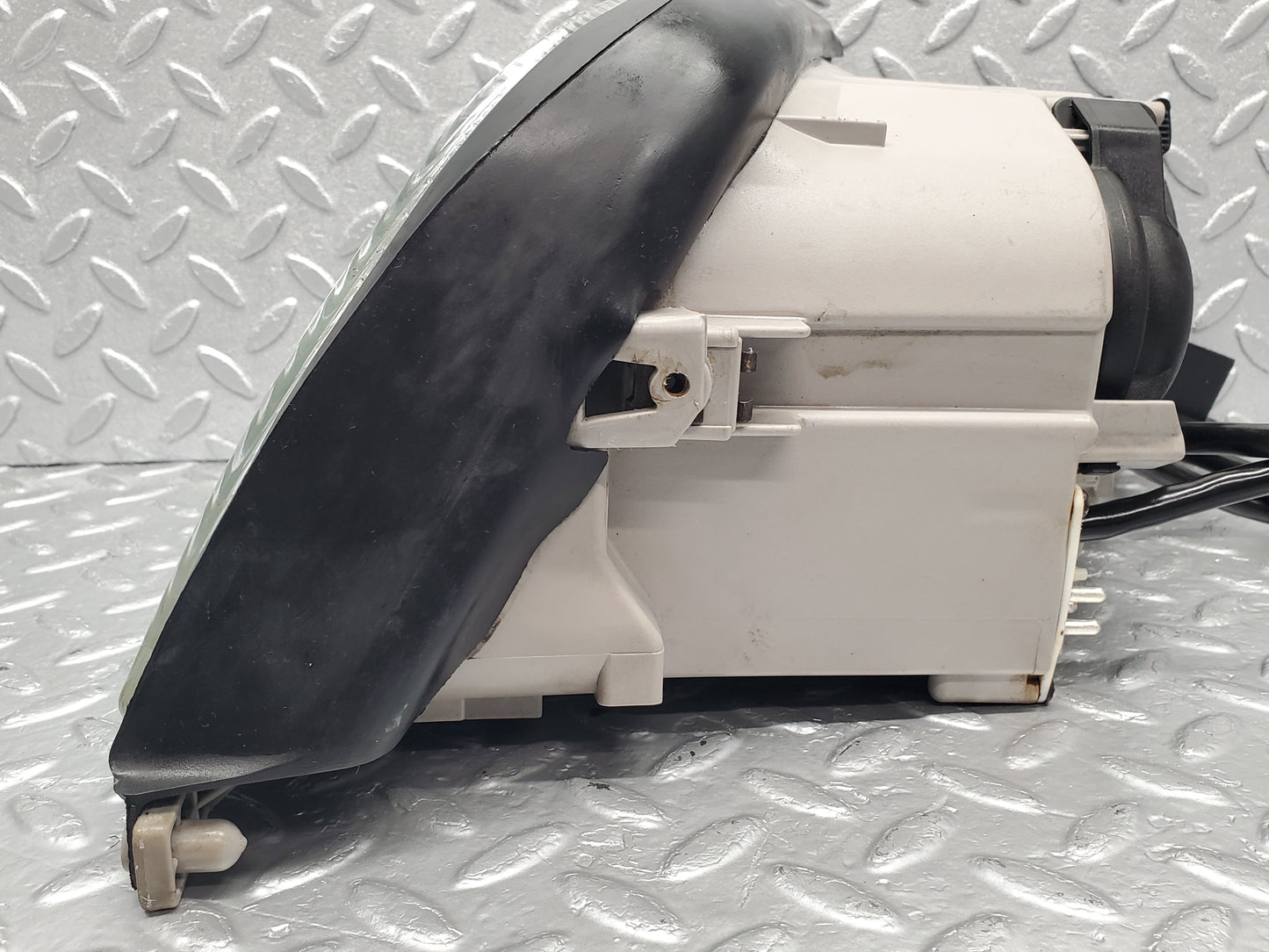 47172 Mercedes-Benz R129 320SL Coupe Xenon Headlight Bosch Right 1305621685 1305219026