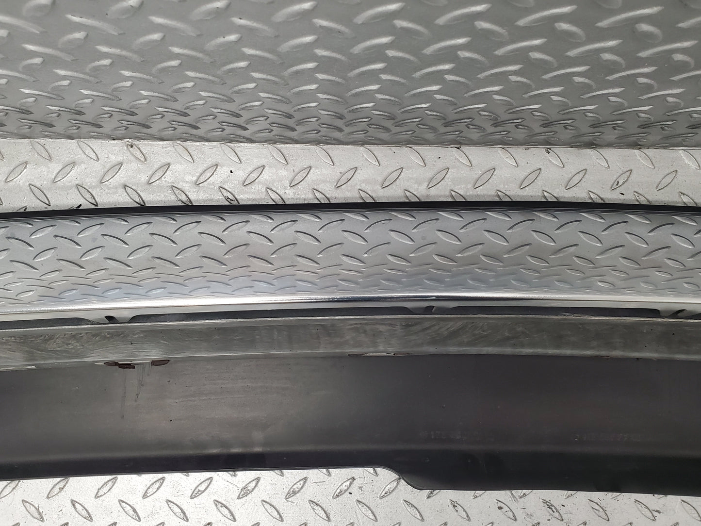 47557 Mercedes-Benz W126 Rear Bumper 1268802740 1268851105 1268855074
