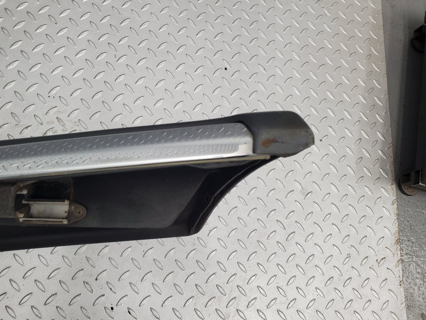 47557 Mercedes-Benz W126 Rear Bumper 1268802740 1268851105 1268855074