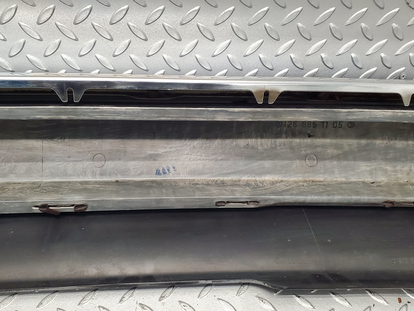 47557 Mercedes-Benz W126 Rear Bumper 1268802740 1268851105 1268855074