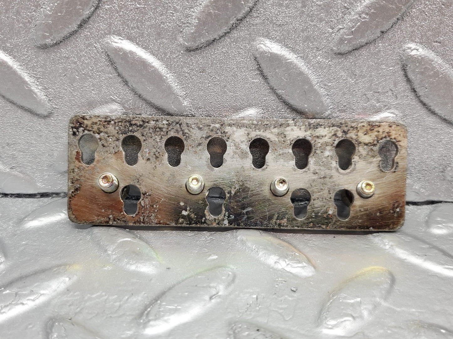 48157 Mercedes-Benz R230 350SL Coupe Hydraulic Pump Pipe Holder