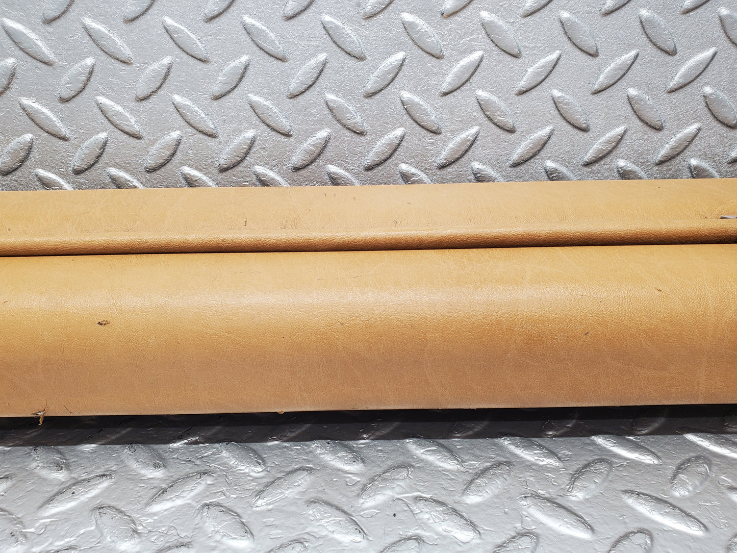 48772 Mercedes-Benz S123 Wagon Trunk Roll Compartment Cover Palomino