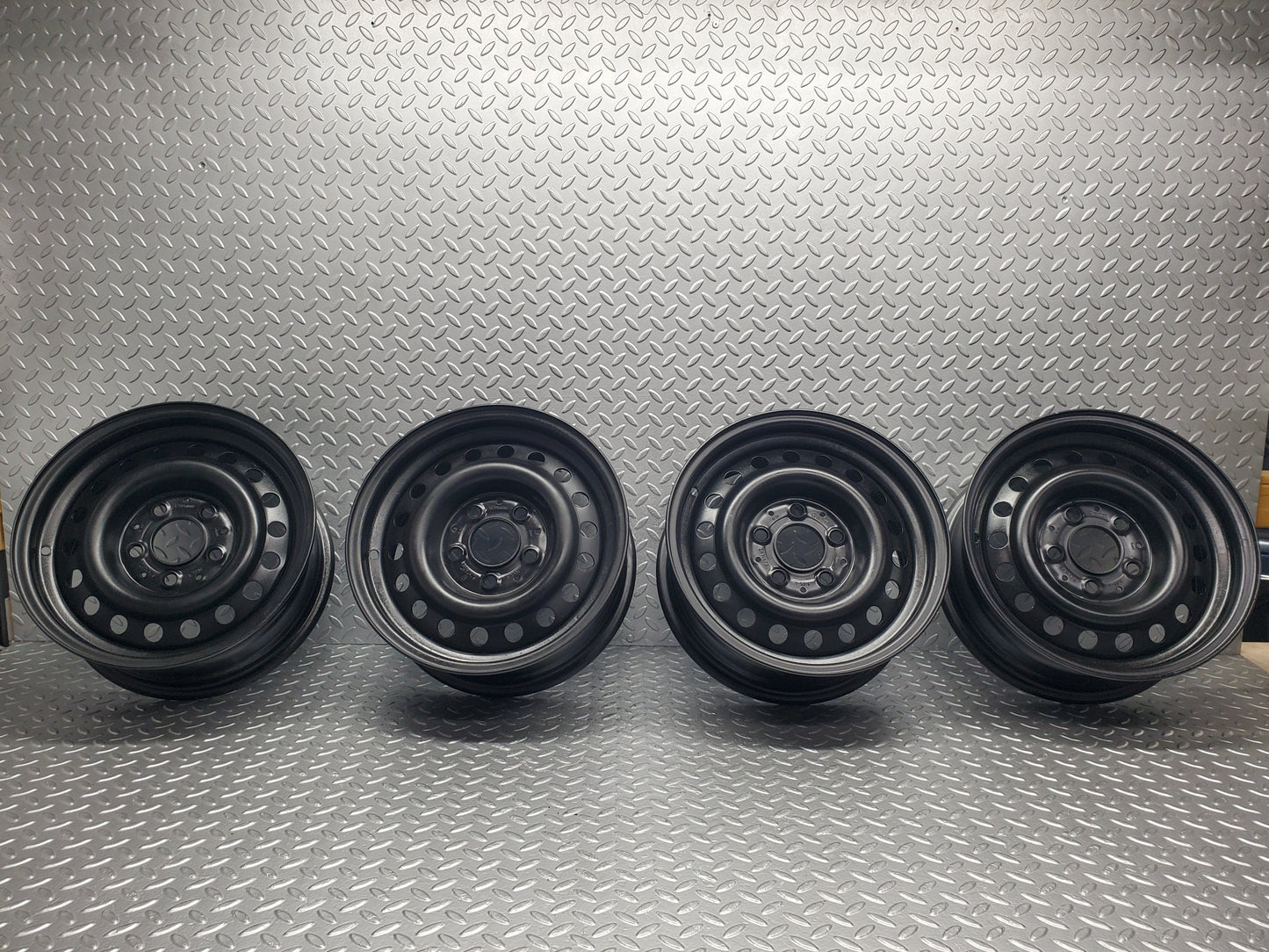 48905 Mercedes-Benz Steel Wheel Set 6Jx14H2 ET30 1234001602