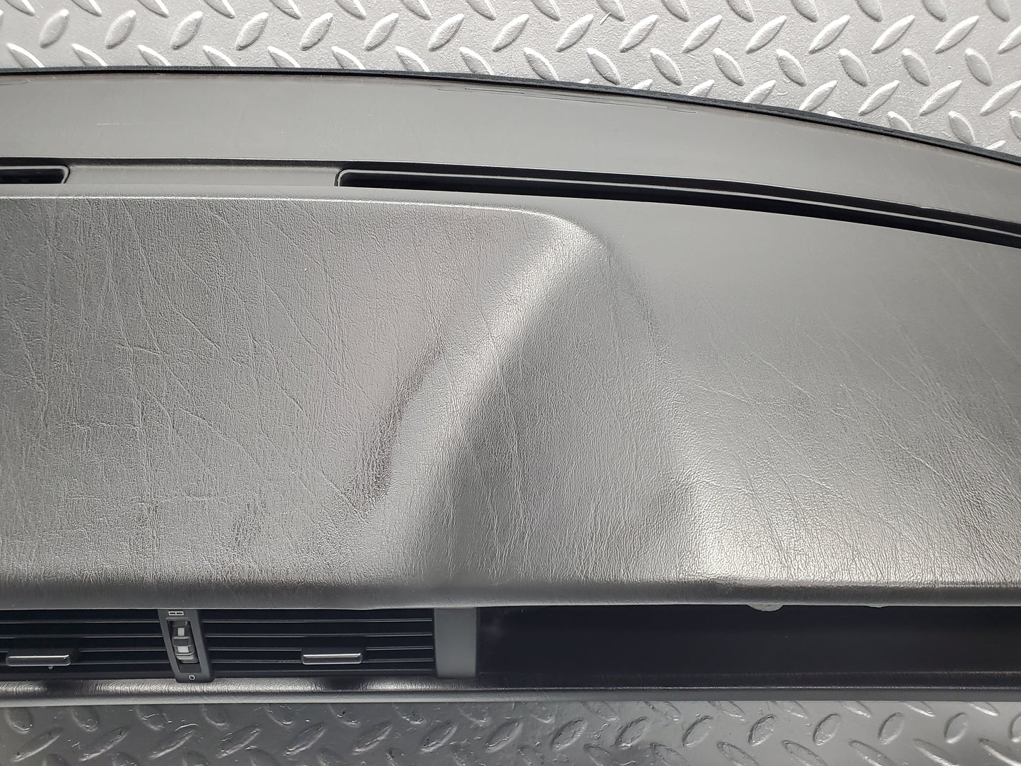 49402 Mercedes-Benz A124 320E Cabriolet Dashboard Black 1246890116