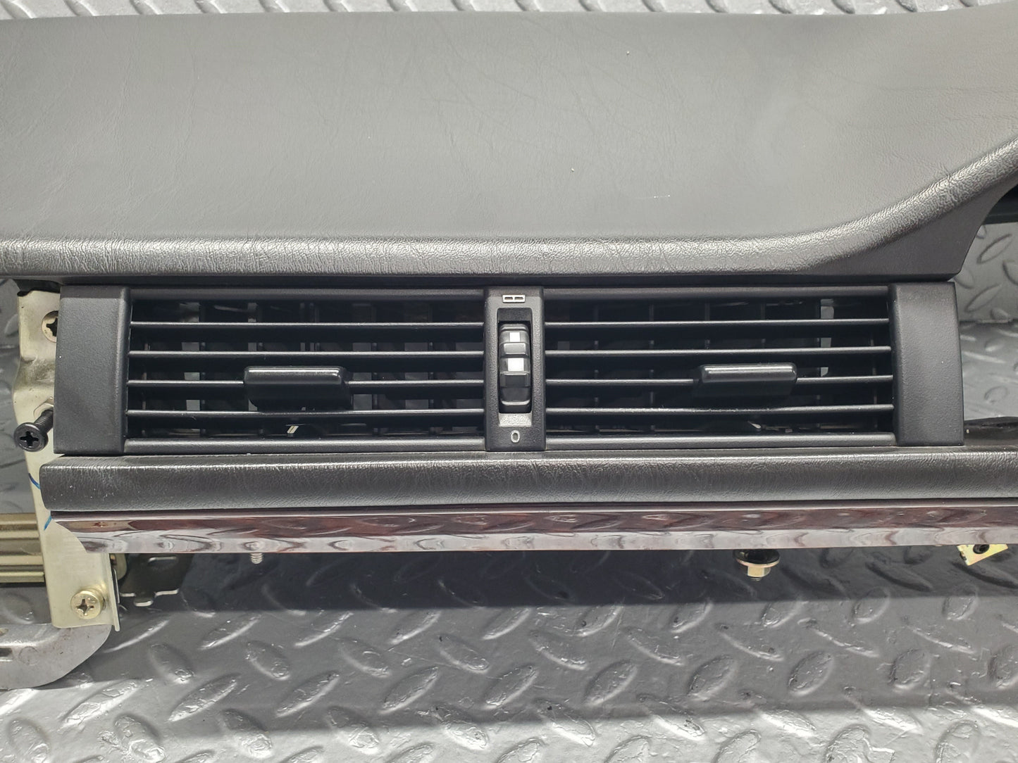 49402 Mercedes-Benz A124 320E Cabriolet Dashboard Black 1246890116
