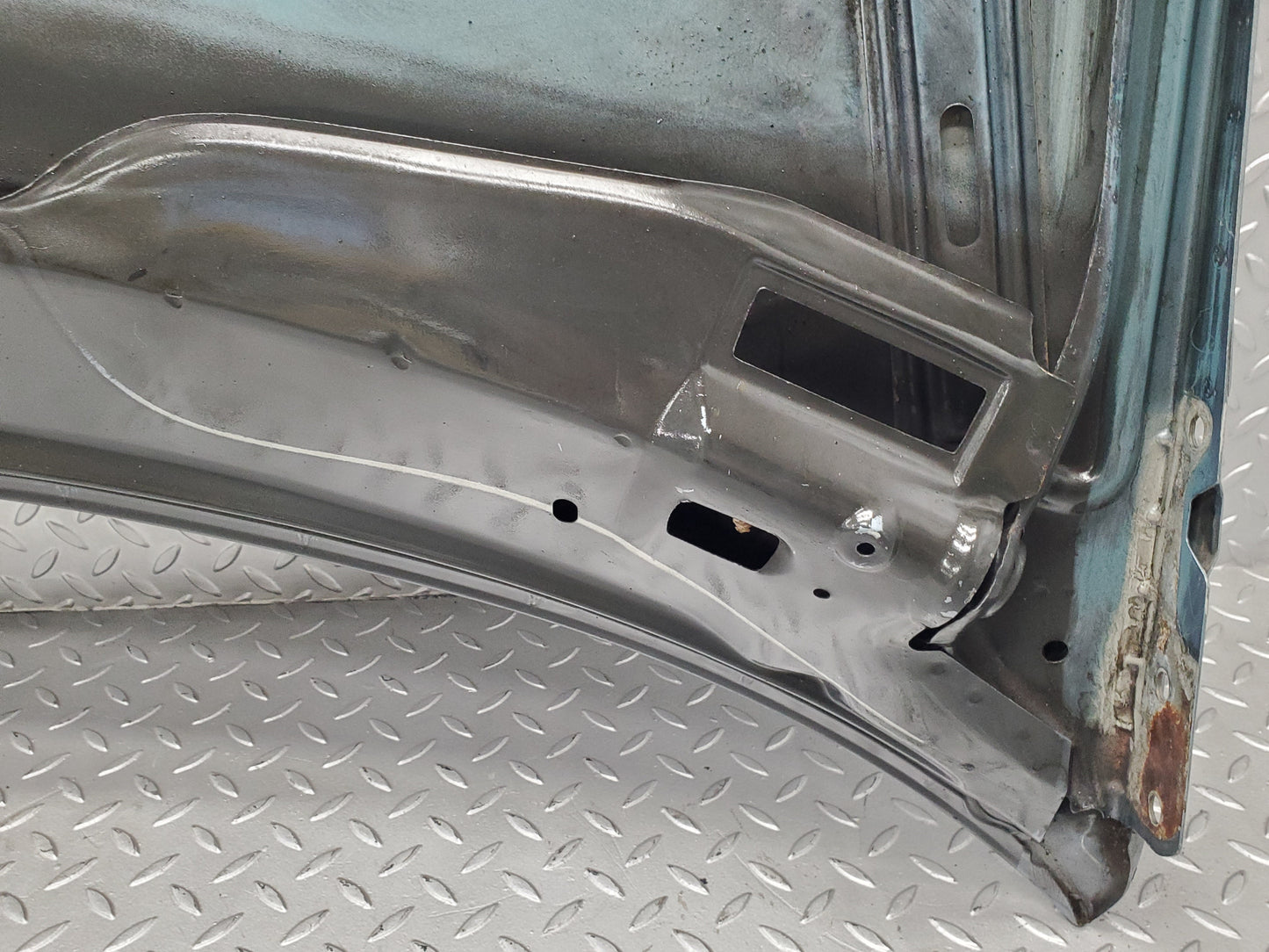 49457 Mercedes-Benz W124 Bonnet
