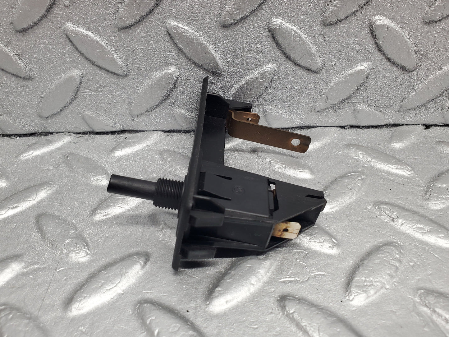 49640 Mercedes-Benz W123 Trunk Boot Light Switch 1158202511 0008213152
