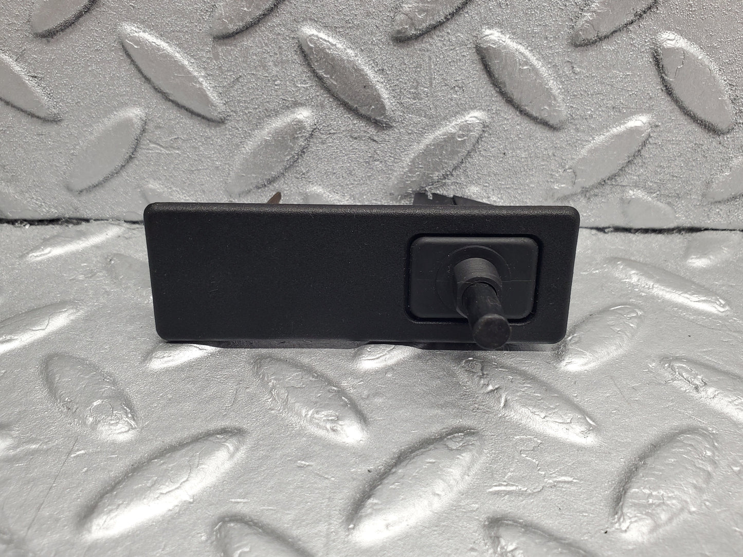49640 Mercedes-Benz W123 Trunk Boot Light Switch 1158202511 0008213152