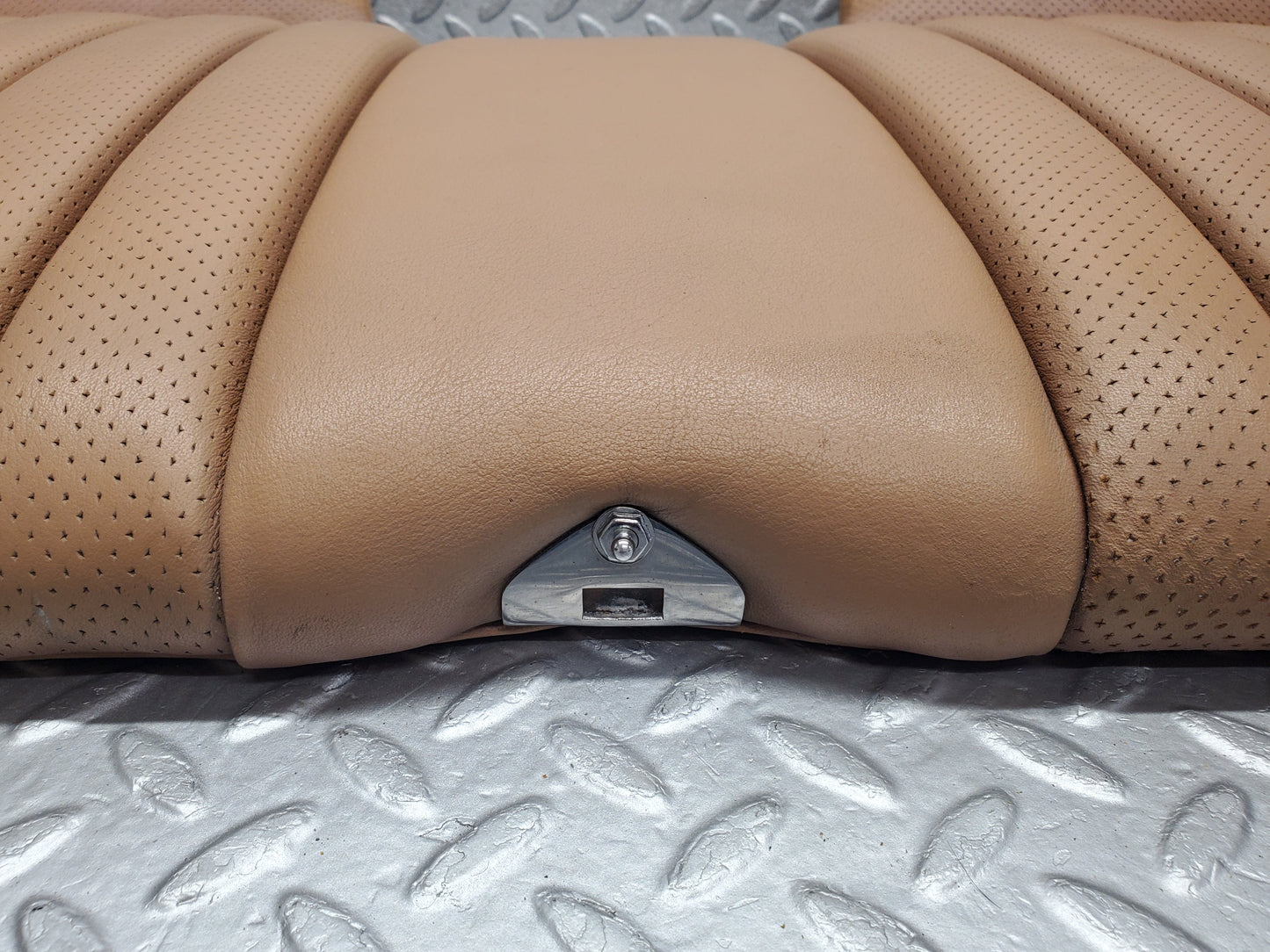 49754 Mercedes-Benz R107 380SL Coupe Rear Seat Palomino Leather