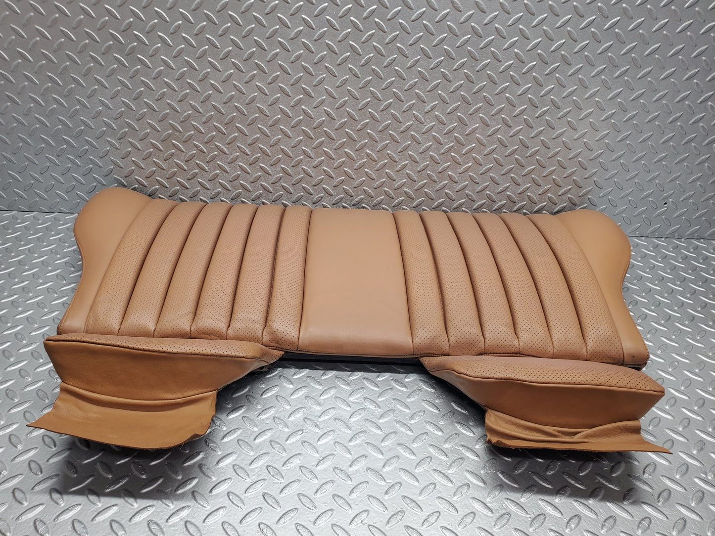 49754 Mercedes-Benz R107 380SL Coupe Rear Seat Palomino Leather