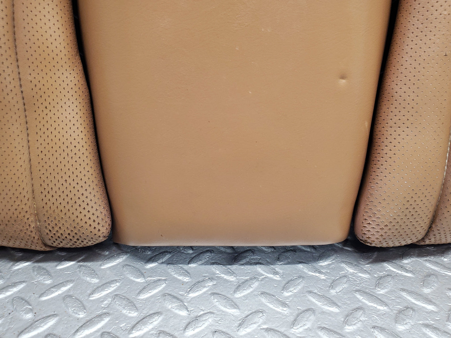 49754 Mercedes-Benz R107 380SL Coupe Rear Seat Palomino Leather