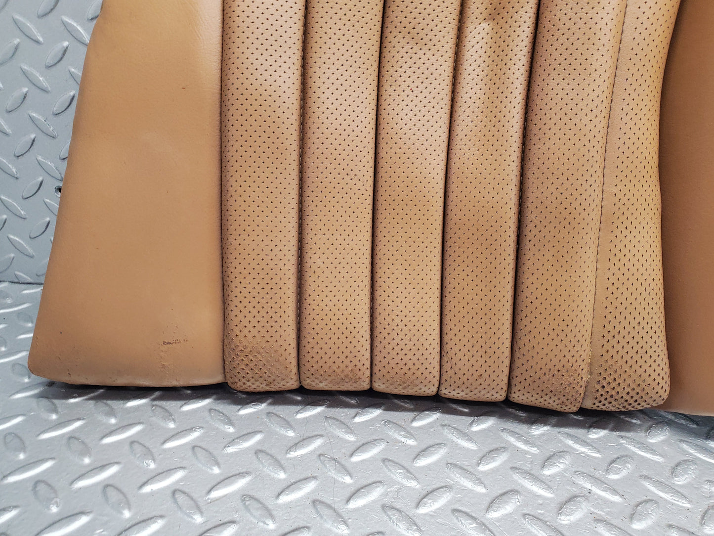 49754 Mercedes-Benz R107 380SL Coupe Rear Seat Palomino Leather