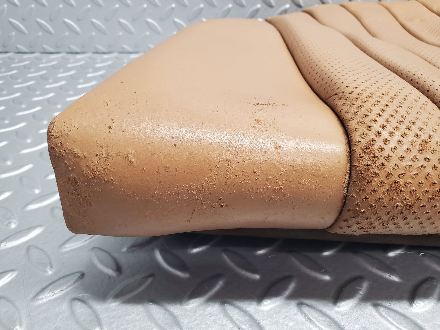 49754 Mercedes-Benz R107 380SL Coupe Rear Seat Palomino Leather