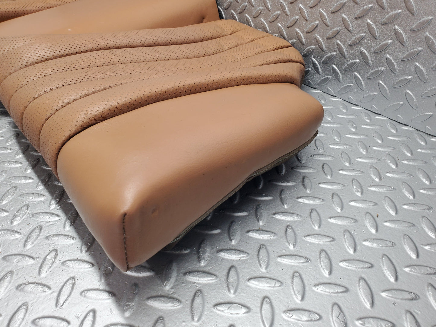 49754 Mercedes-Benz R107 380SL Coupe Rear Seat Palomino Leather