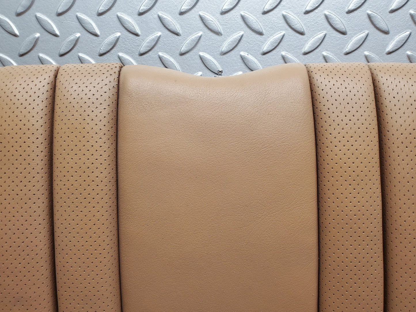 49754 Mercedes-Benz R107 380SL Coupe Rear Seat Palomino Leather