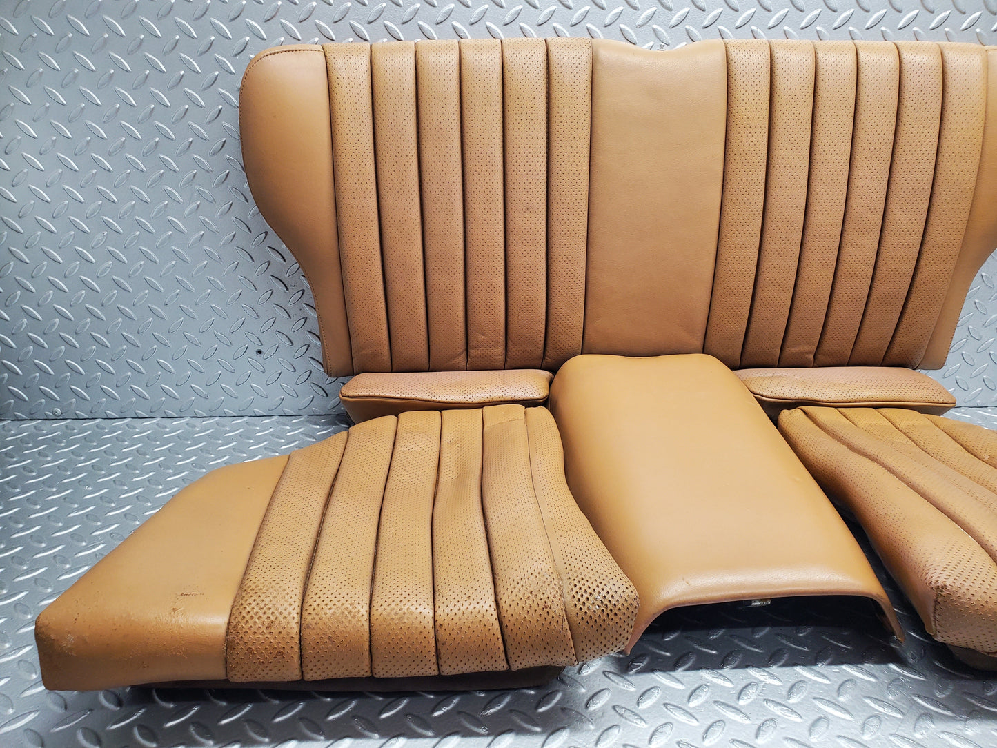 49754 Mercedes-Benz R107 380SL Coupe Rear Seat Palomino Leather
