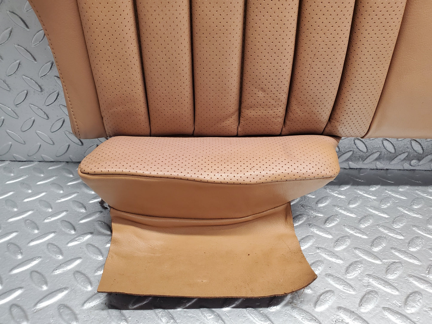 49754 Mercedes-Benz R107 380SL Coupe Rear Seat Palomino Leather