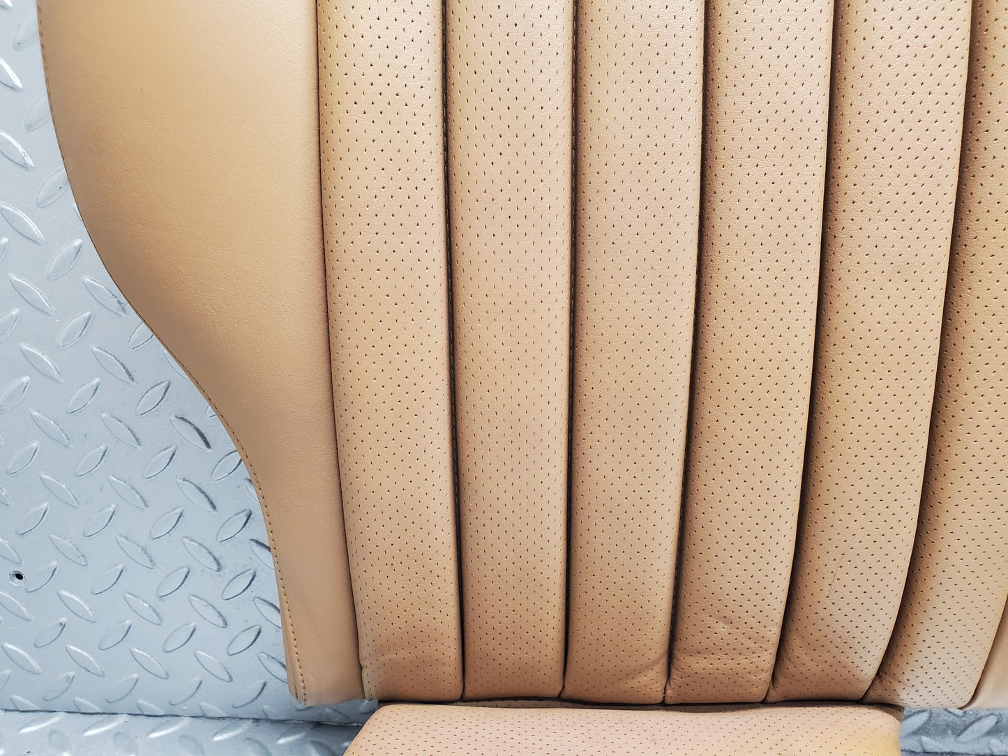 49754 Mercedes-Benz R107 380SL Coupe Rear Seat Palomino Leather