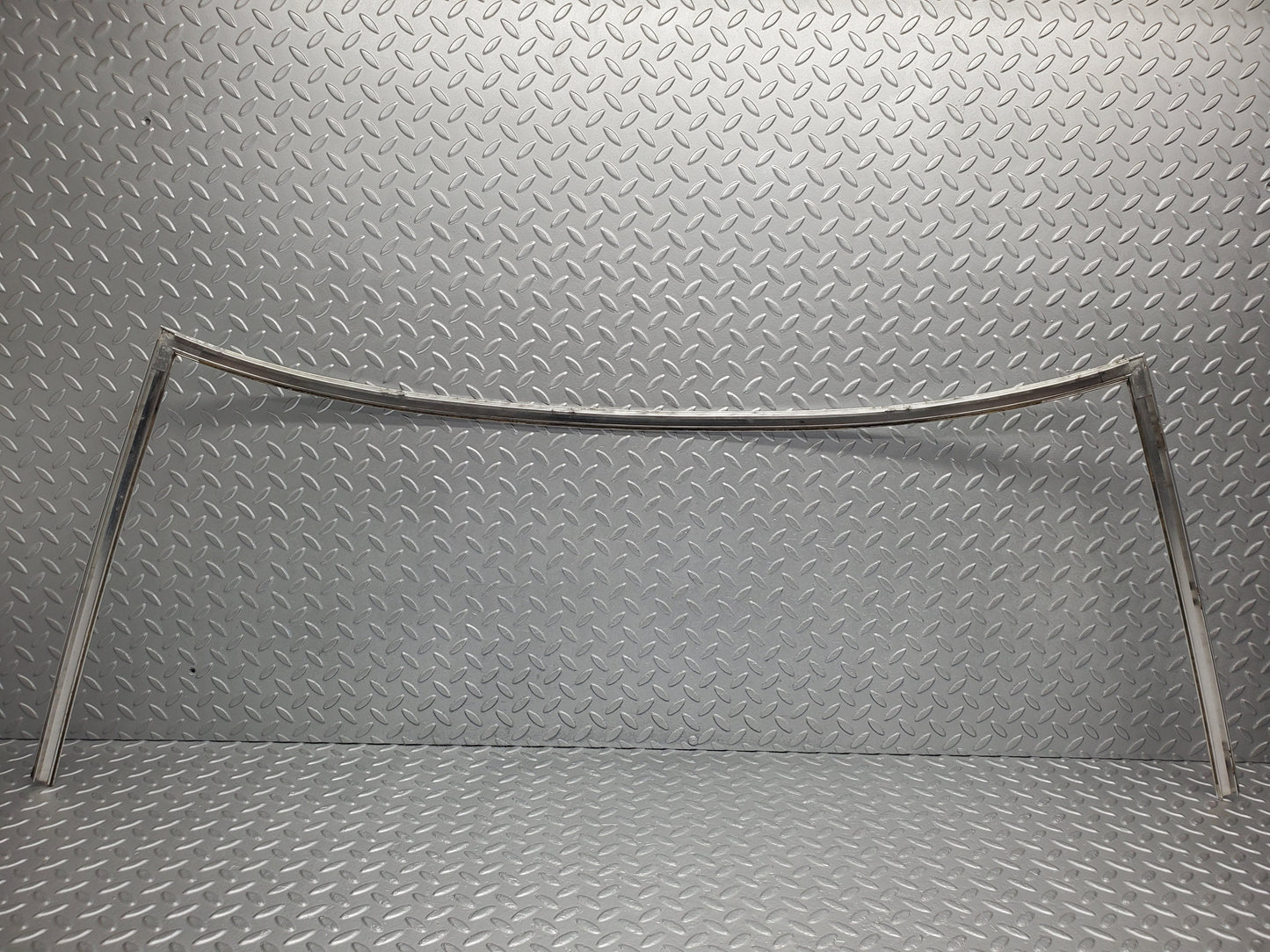 49913 Mercedes-Benz R107 380SL Front Windscreen Chrome Frame