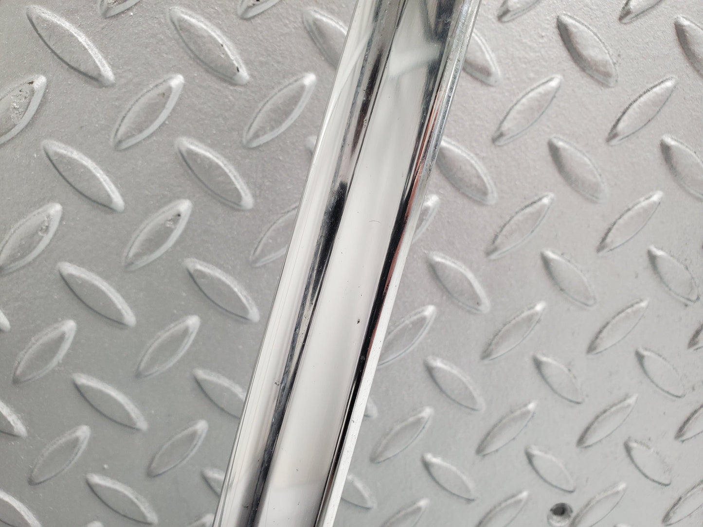 49913 Mercedes-Benz R107 380SL Front Windscreen Chrome Frame