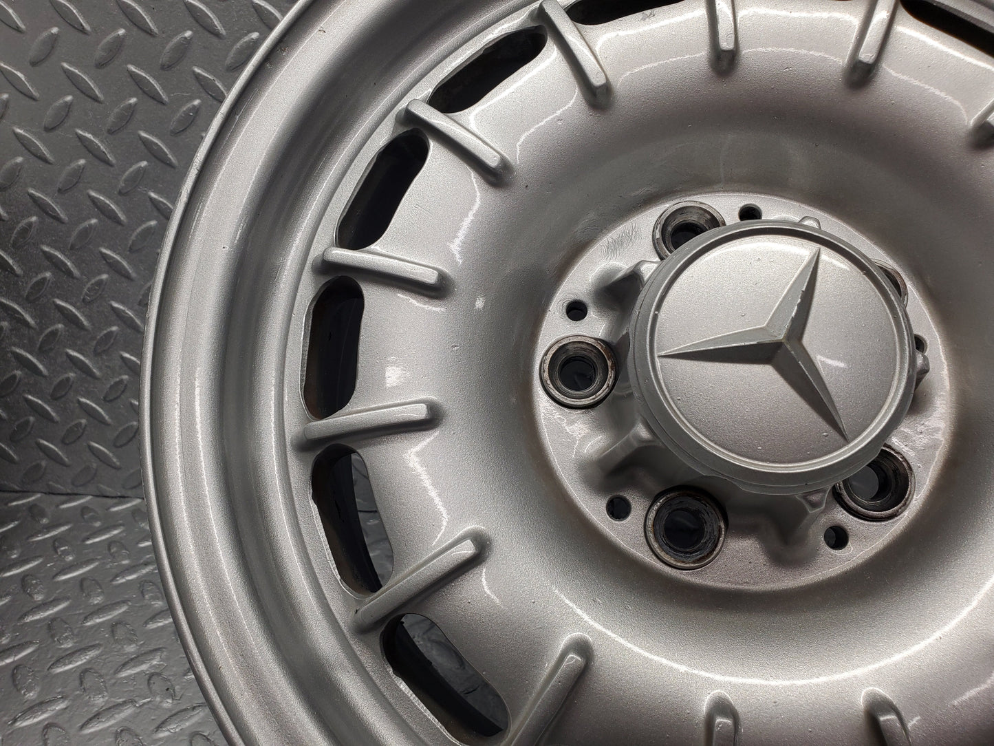 49976 Mercedes-Benz R107 380SL Alloy Wheel Set Mexican Hat 6.5Jx14H2 ET30 1264002102