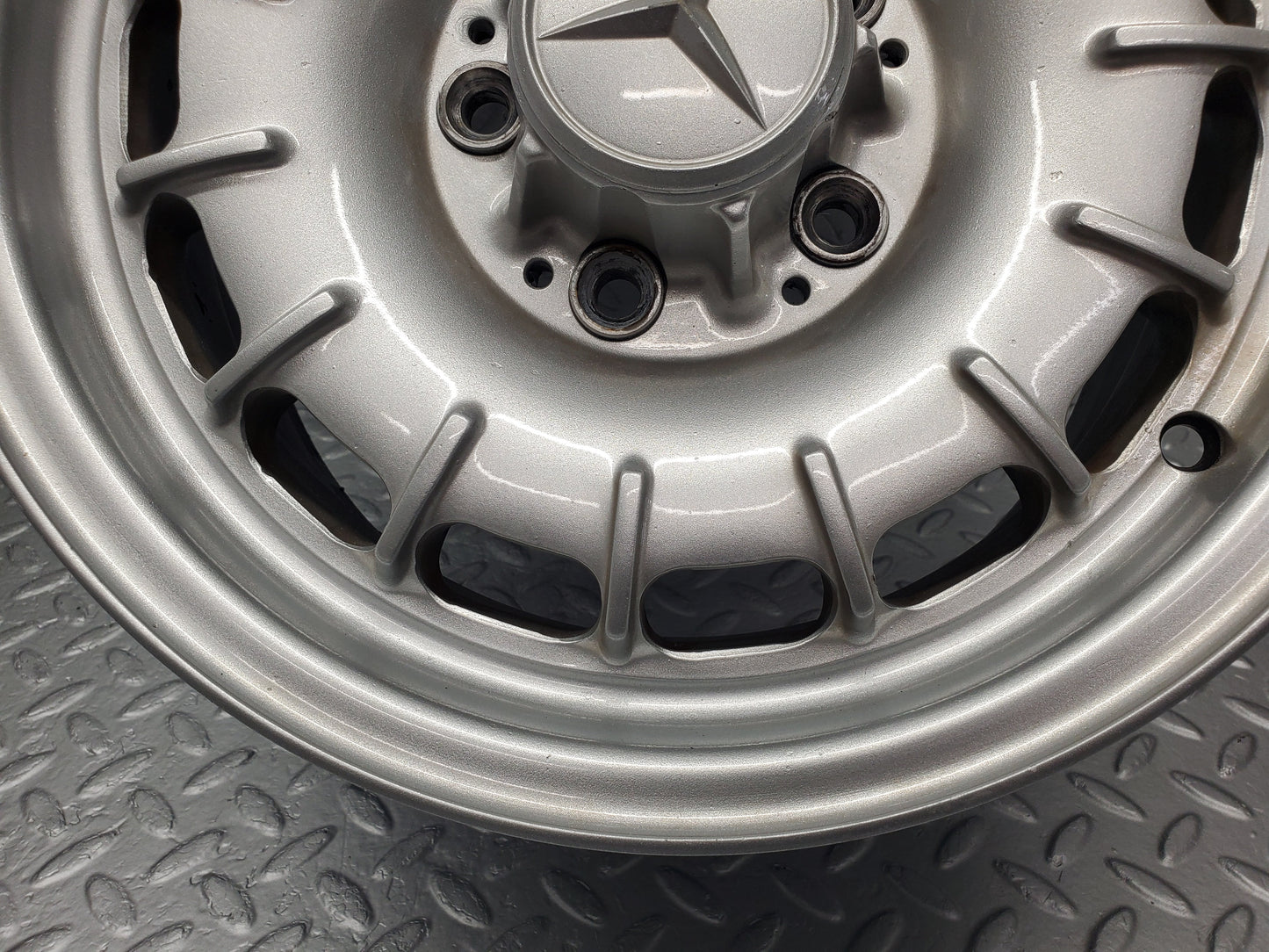 49976 Mercedes-Benz R107 380SL Alloy Wheel Set Mexican Hat 6.5Jx14H2 ET30 1264002102