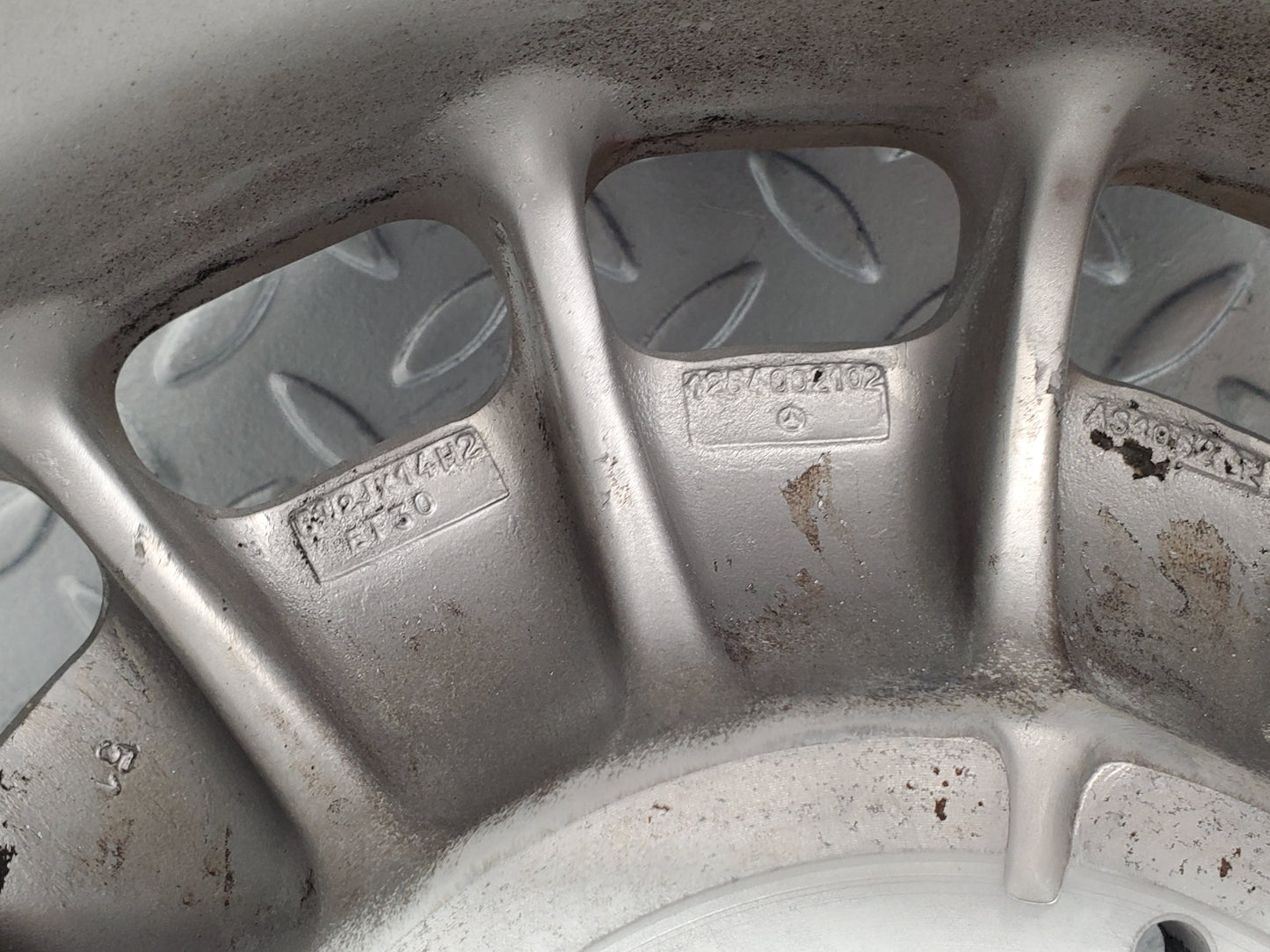 49976 Mercedes-Benz R107 380SL Alloy Wheel Set Mexican Hat 6.5Jx14H2 ET30 1264002102