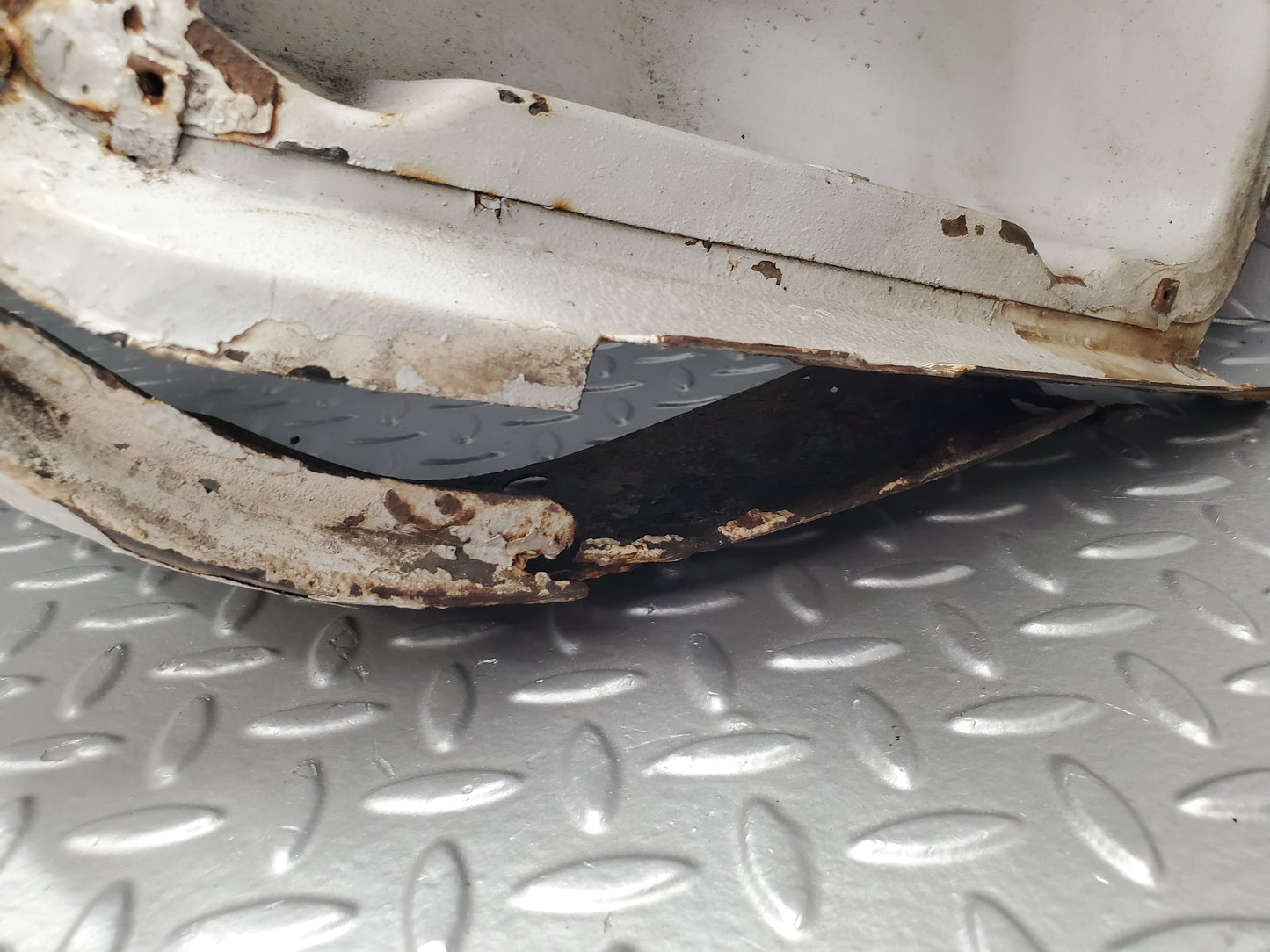 50184 Mercedes-Benz R107 SL Front Right Wing Fender