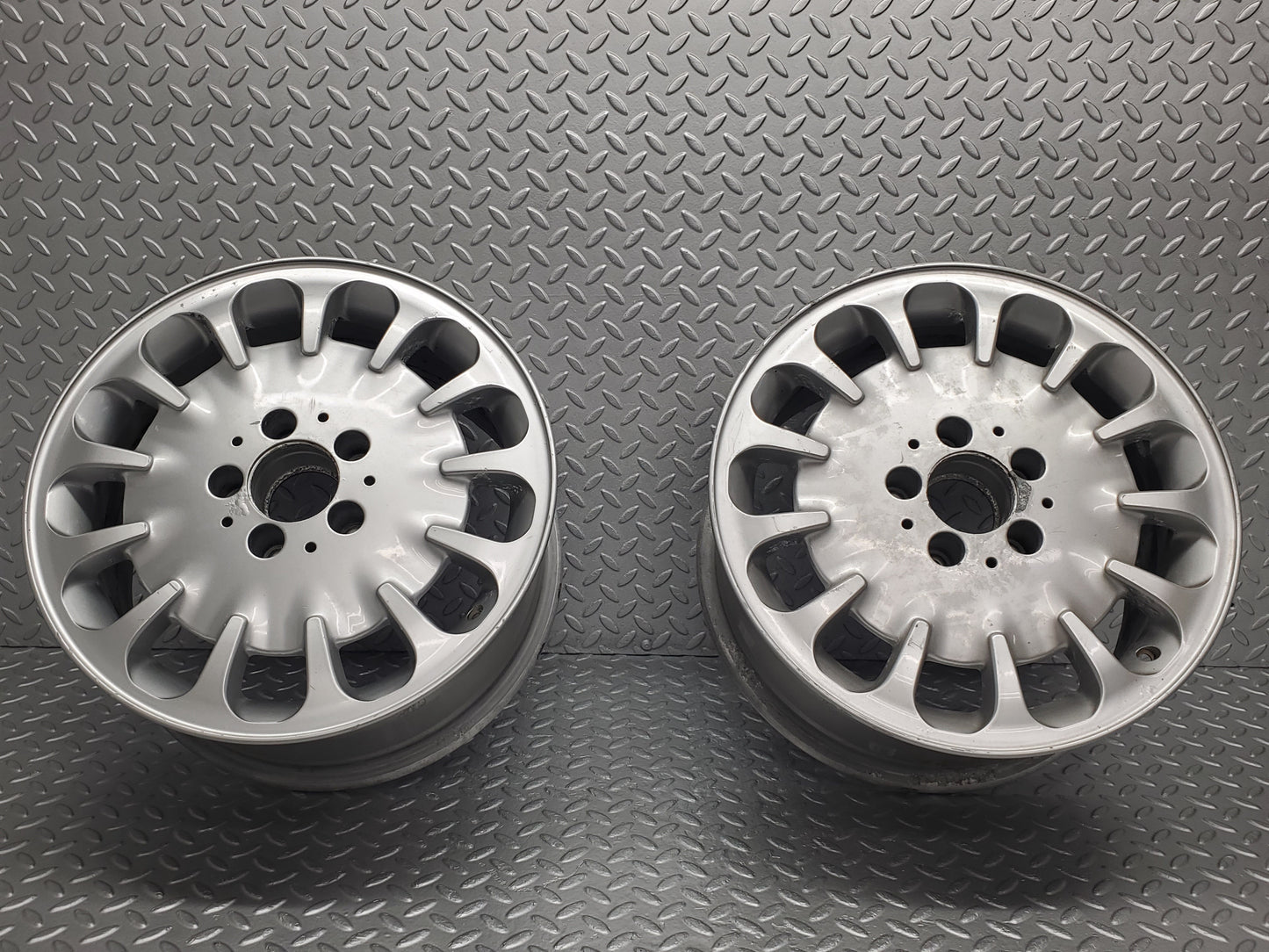 50187 Mercedes-Benz Alloy Wheel Set 7.5/2Jx16 H2 ET42 2114014402