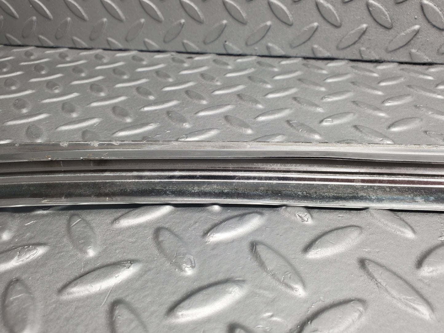 50752 Mercedes-Benz W108 280SE 3.5 Rear Windscreen Chrome Frame