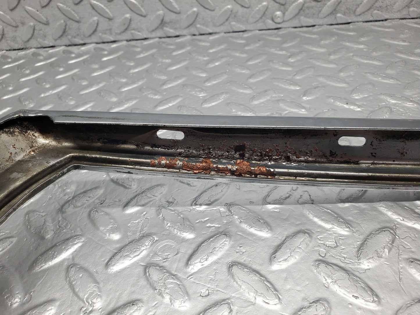 51461 Mercedes-Benz W108 Bonnet Grill Frame Chrome