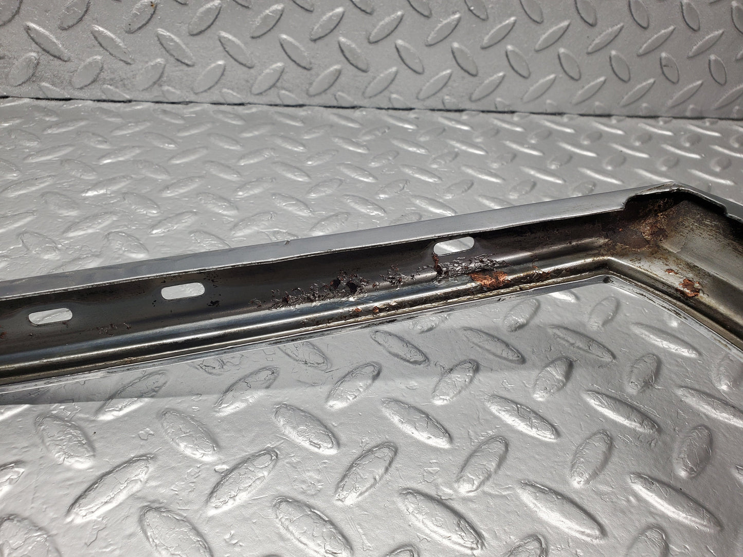 51461 Mercedes-Benz W108 Bonnet Grill Frame Chrome