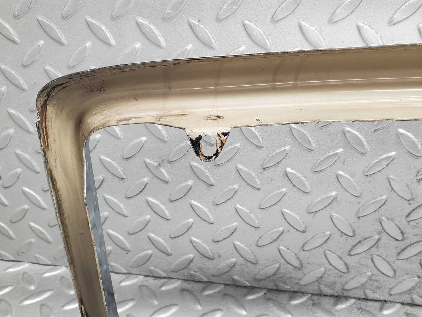 51820 Mercedes-Benz R107 SL Bonnet Grill Chrome Frame