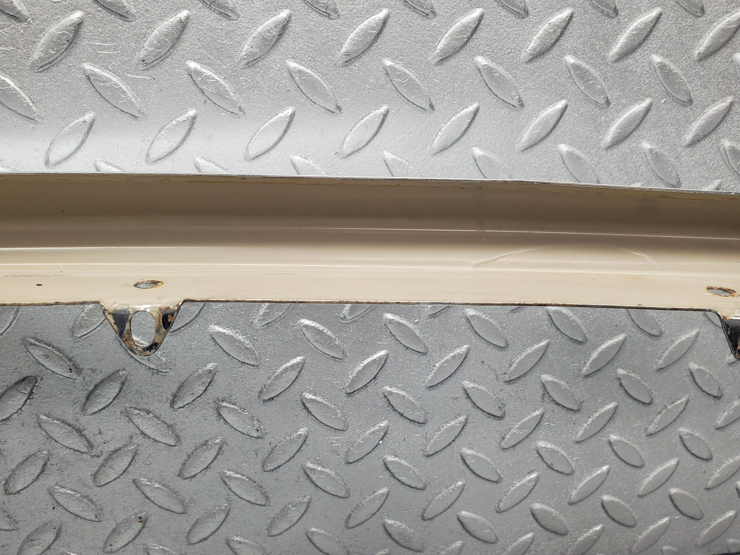 51820 Mercedes-Benz R107 SL Bonnet Grill Chrome Frame