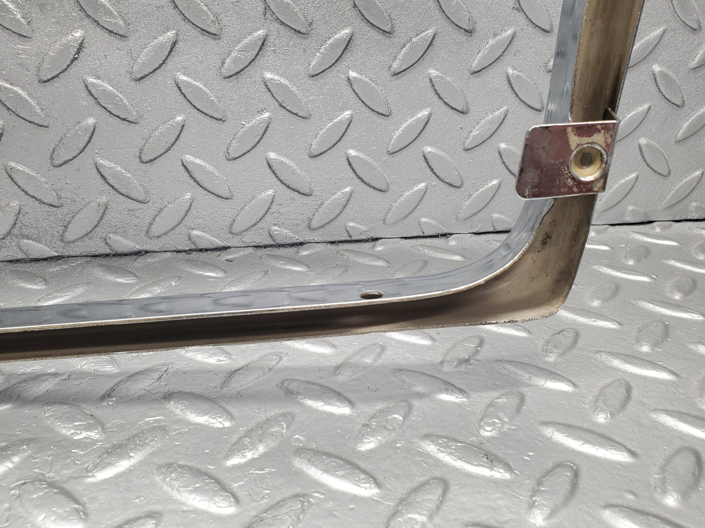 51820 Mercedes-Benz R107 SL Bonnet Grill Chrome Frame
