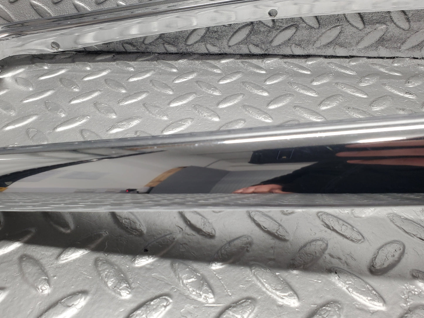51820 Mercedes-Benz R107 SL Bonnet Grill Chrome Frame