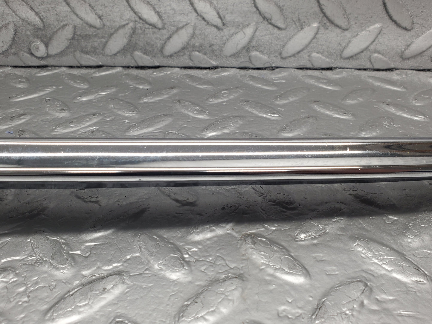 51820 Mercedes-Benz R107 SL Bonnet Grill Chrome Frame