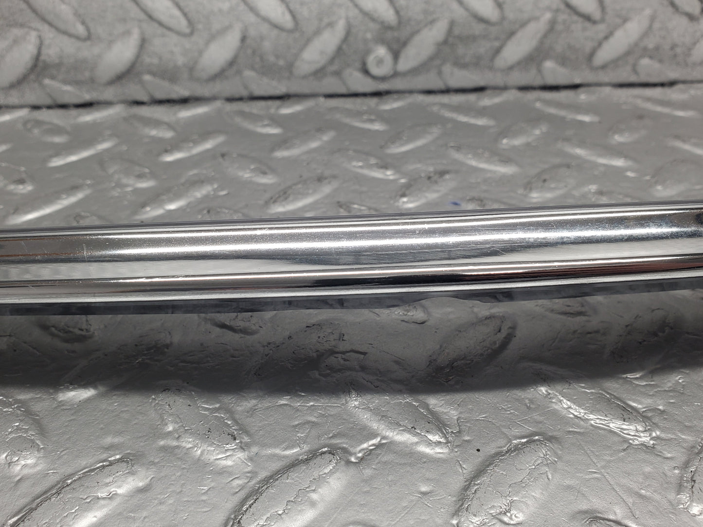 51820 Mercedes-Benz R107 SL Bonnet Grill Chrome Frame