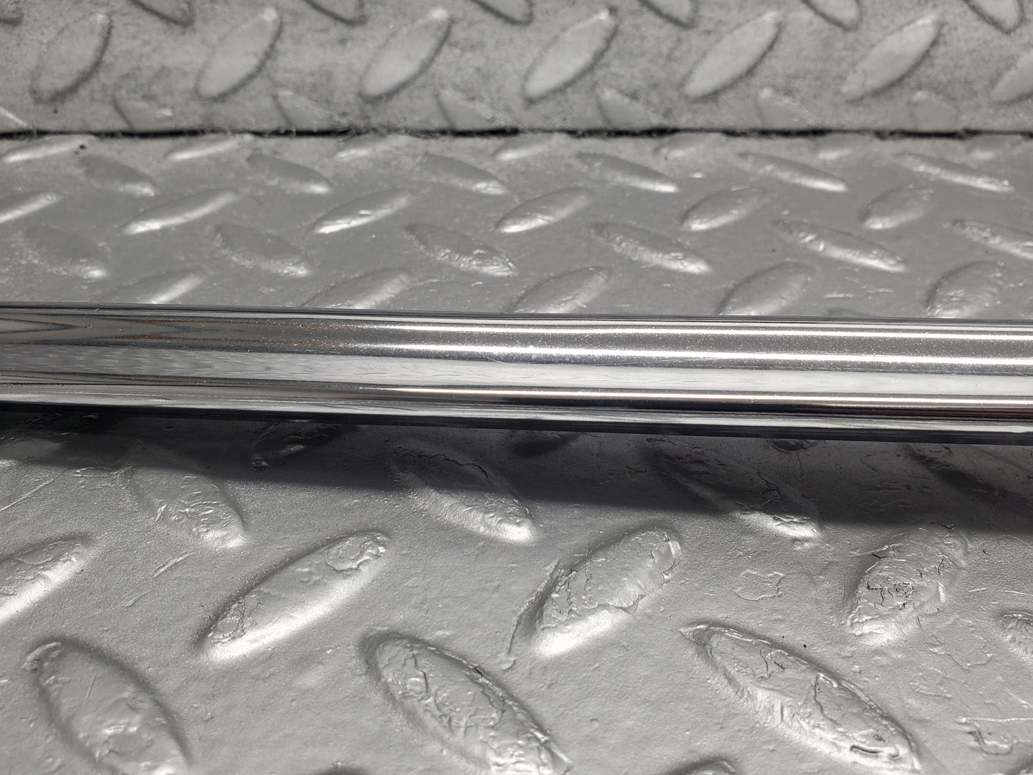 51820 Mercedes-Benz R107 SL Bonnet Grill Chrome Frame