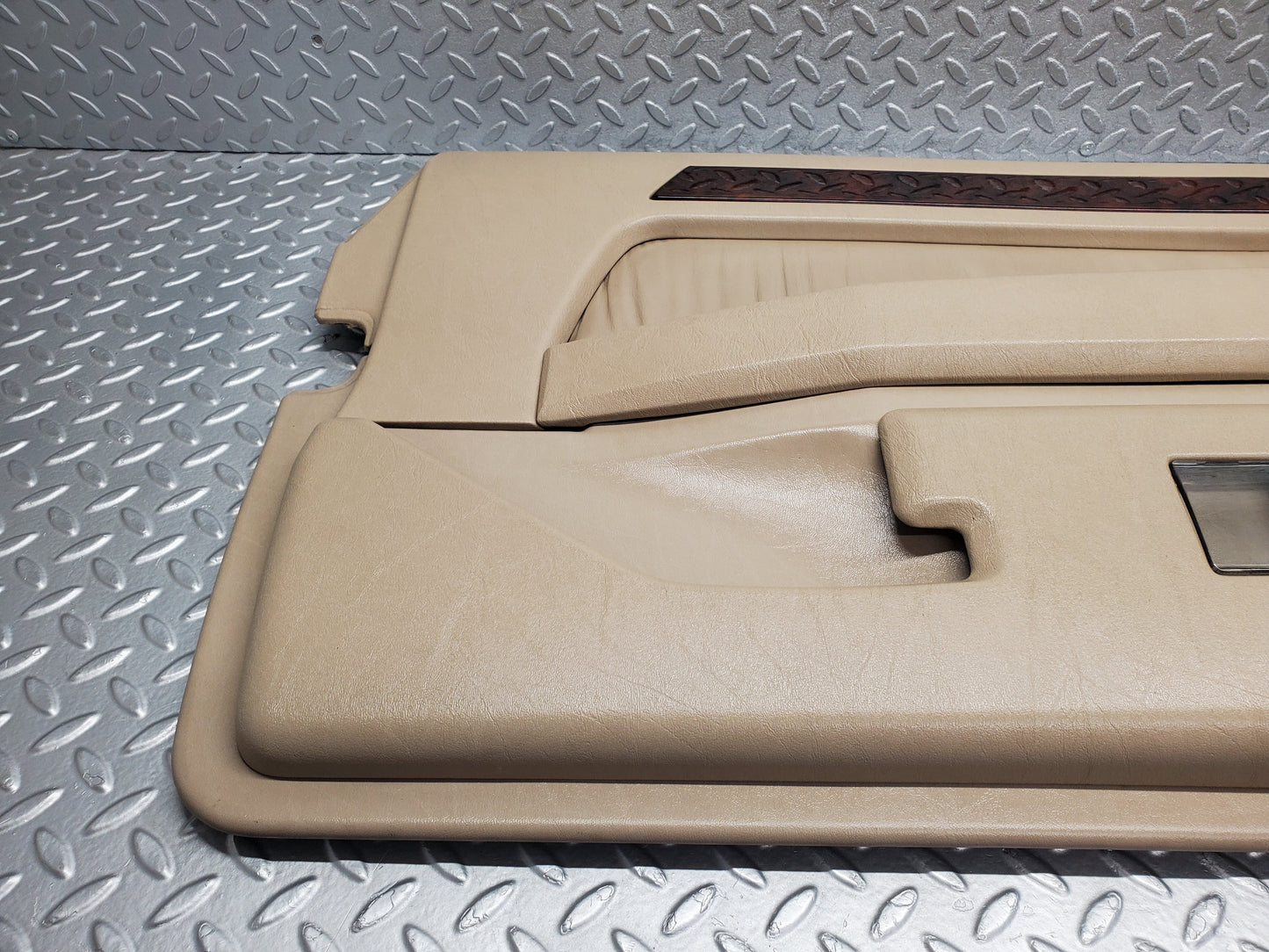 51988 Mercedes-Benz A124 320E Cabriolet Left Door Card Beige 1247271570