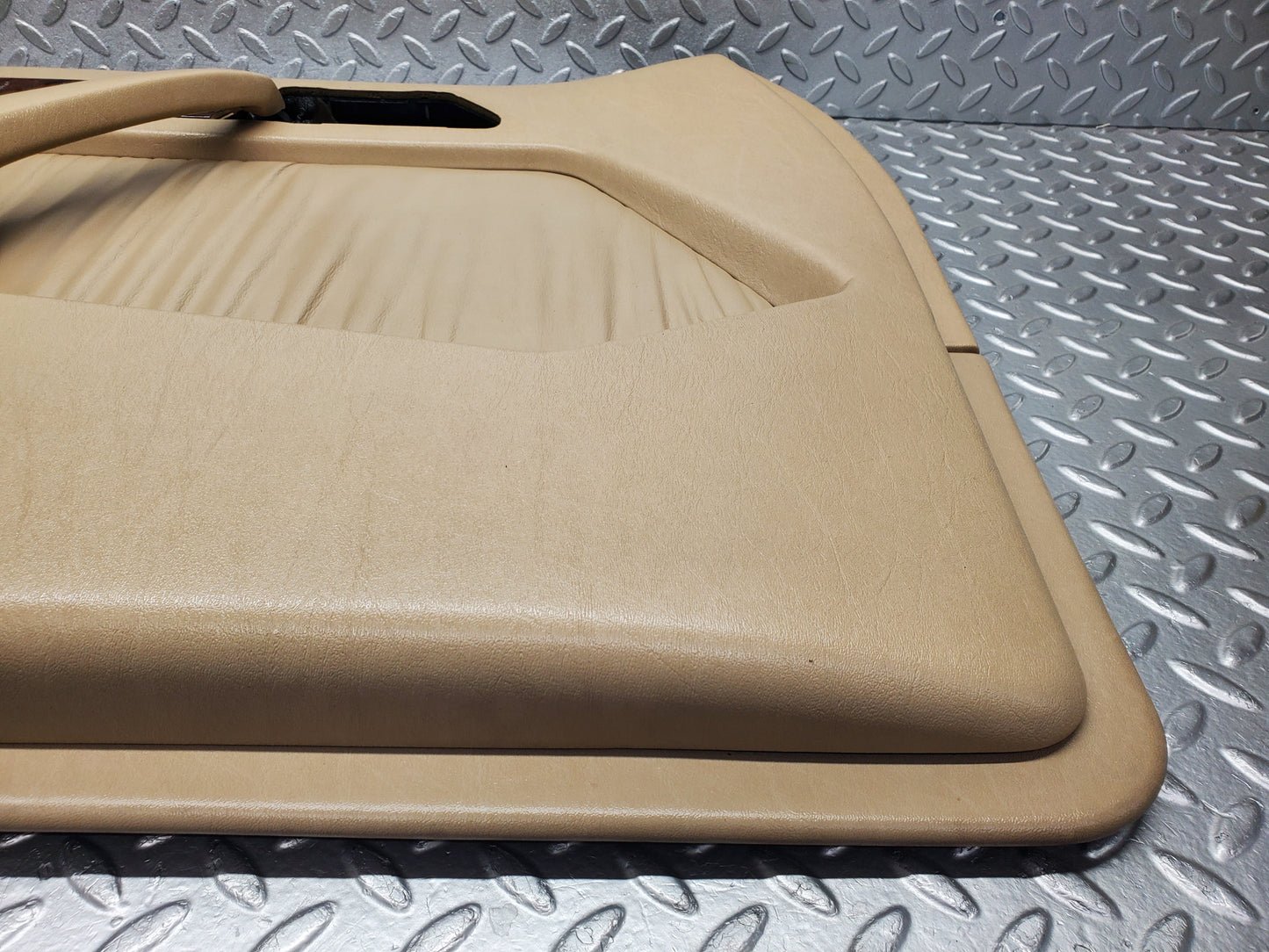 51988 Mercedes-Benz A124 320E Cabriolet Left Door Card Beige 1247271570