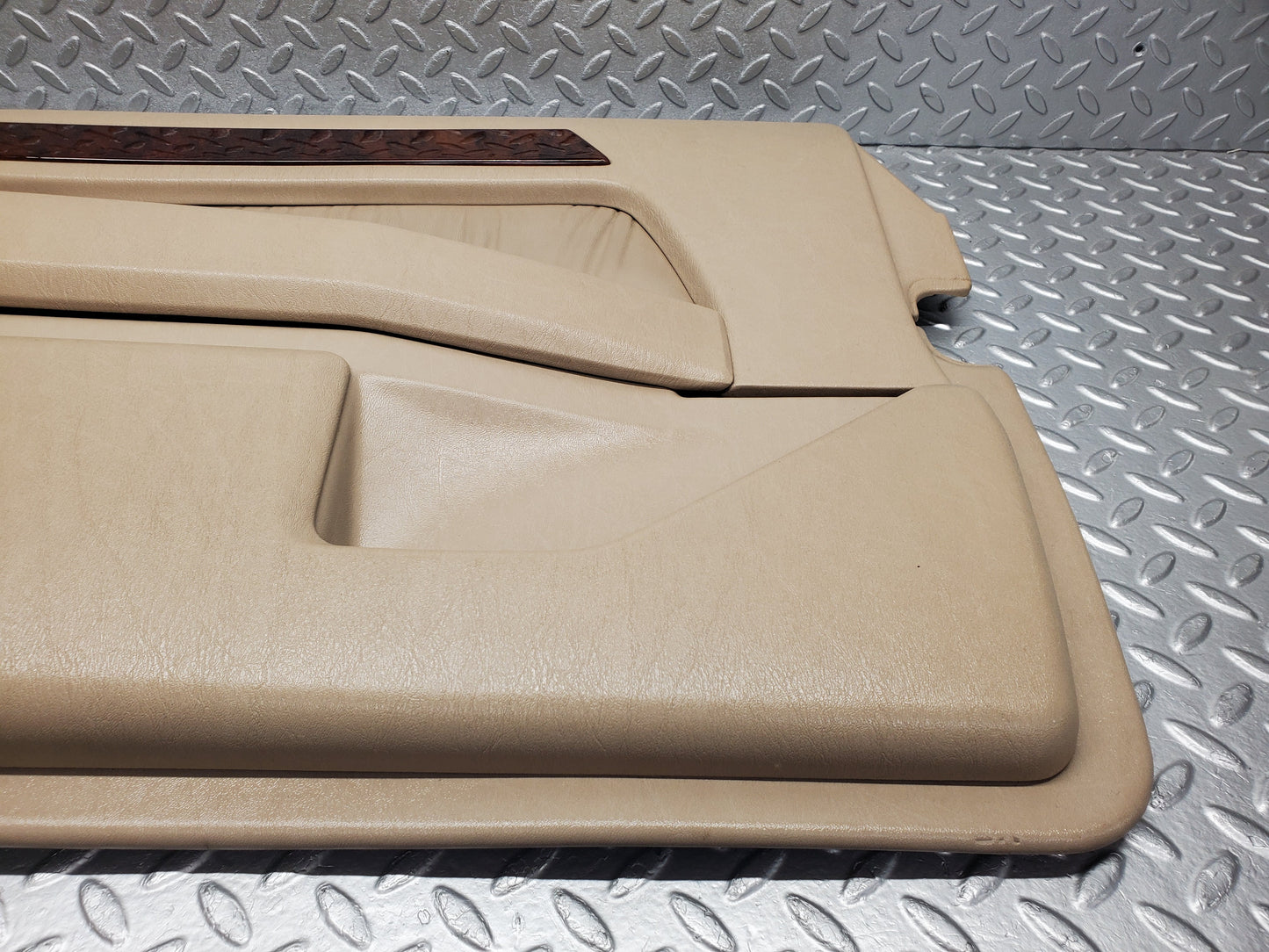51989 Mercedes-Benz A124 320E Cabriolet Right Door Card Beige 1247271670