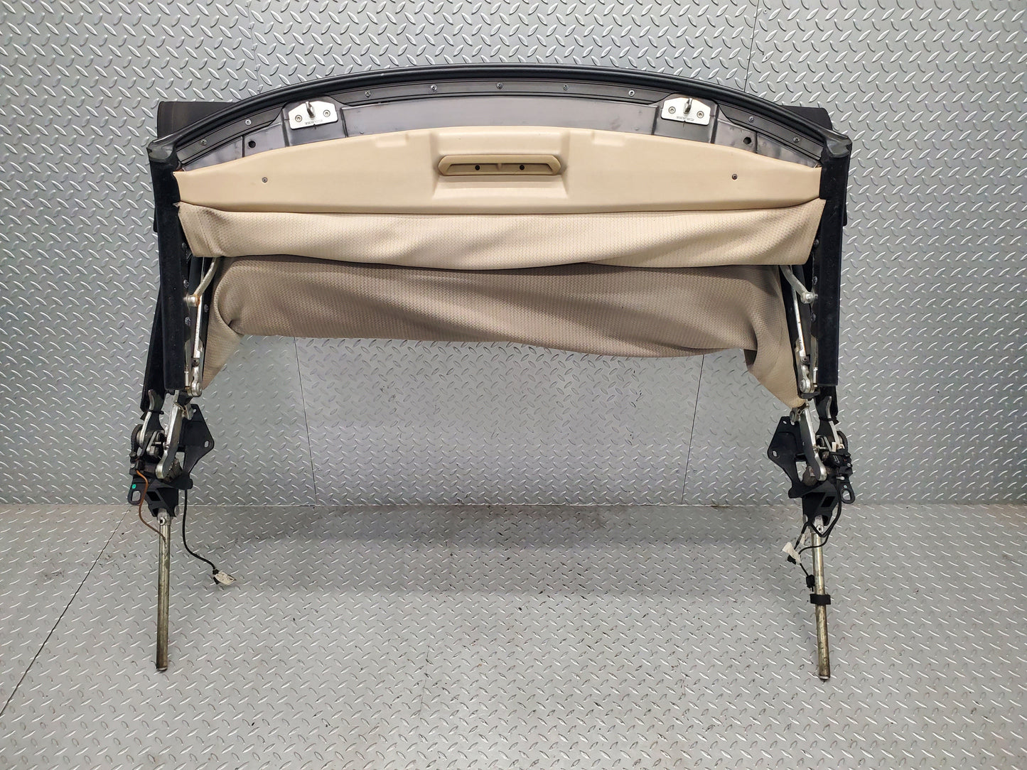 52484 Mercedes-Benz A124 320E Cabriolet Soft Top